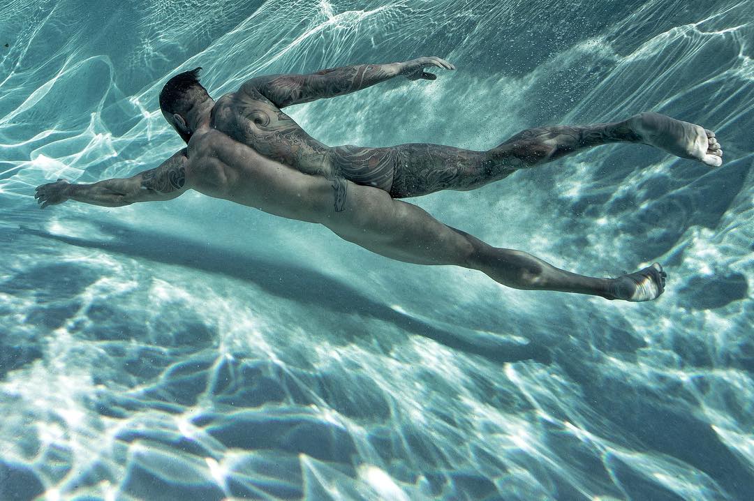 Naked men underwater - 🧡 homo erotic art collection delftboys.