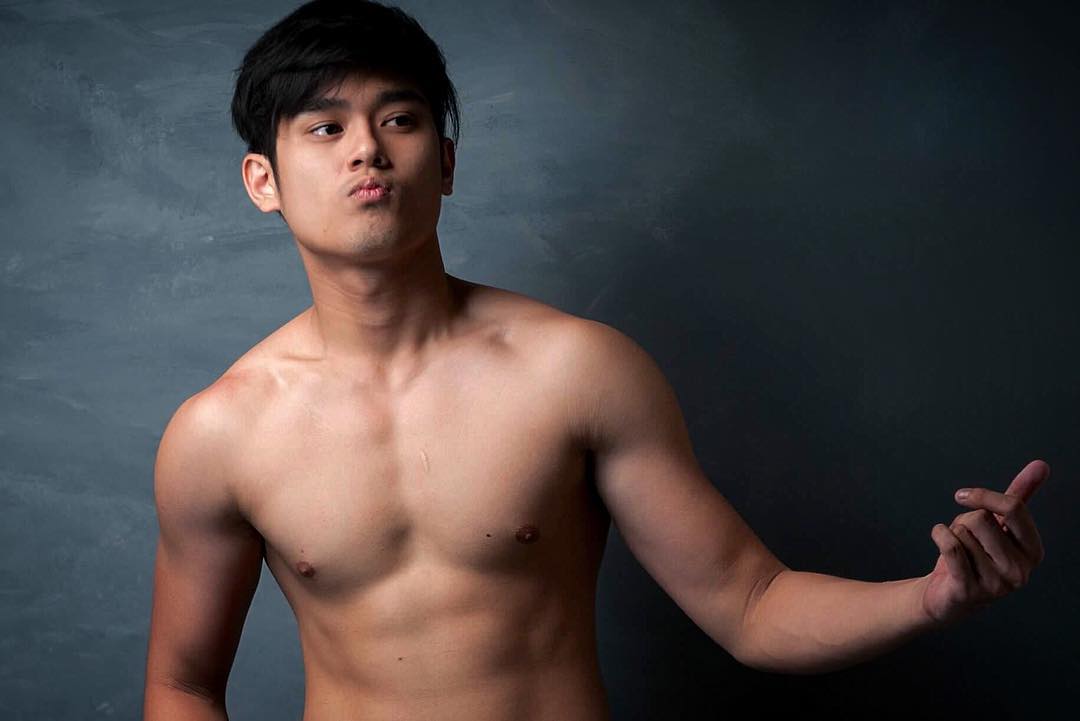 Adorable Hunk Migs Almedras From The BL Series Hello Stranger Shows Off His Body In Unlocked