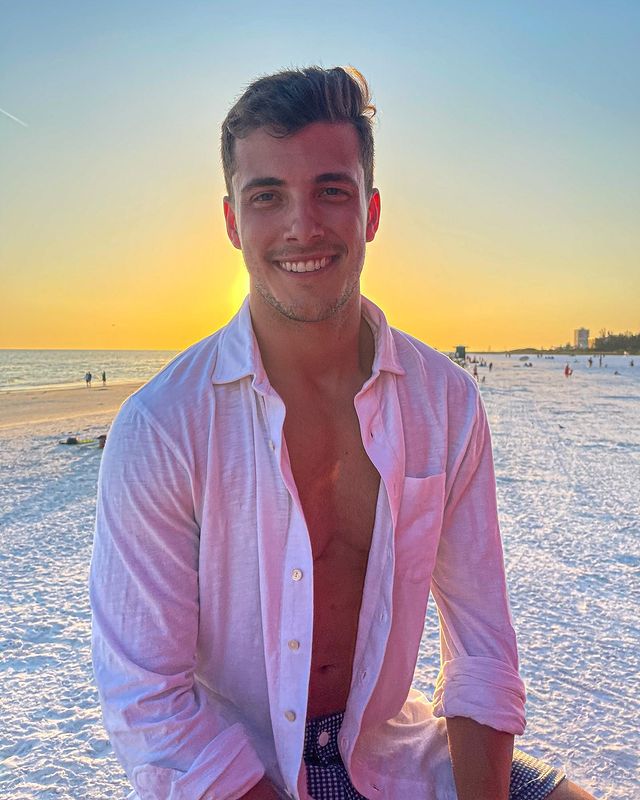 周一嘎肌肉｜打破牙醫刻板印象！美國帥哥牙醫又性感又風趣：Garrett Hawley GagaTai 嘎嘎台