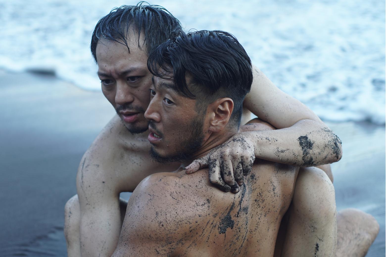 Sex on the Beach?! Actor Takenori Goto shows off his Hulk body in the  Japanese film Macho Caponata | GagaTai