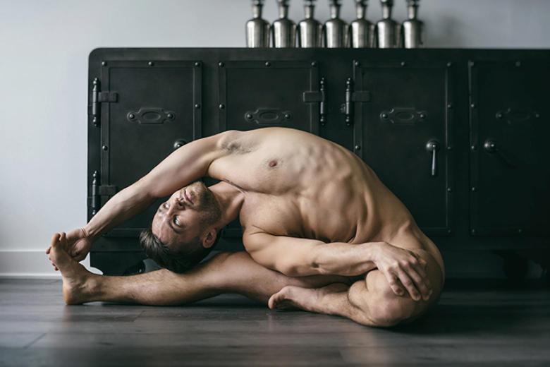 Yoga guy nude Naked Yoga