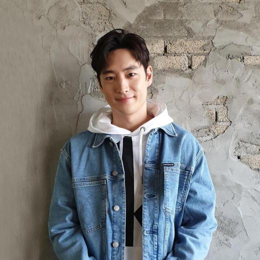 News Alert! Lee Je-hoon from the hit Netflix series Move to Heaven once ...