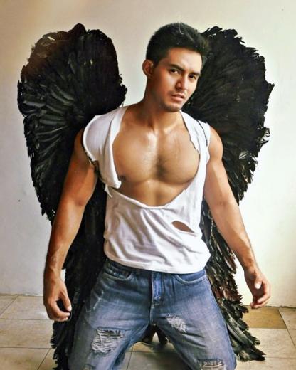 周一嘎肌肉 恰到好處的微胸毛 出演同志電影的粗曠菲律賓歌手 Jaycee Domincel Gagatai 嘎嘎台 周一嘎肌肉 恰到好處的微胸毛 出演同志電影的粗曠菲律賓歌手 Jaycee Domincel Gagatai 嘎嘎台